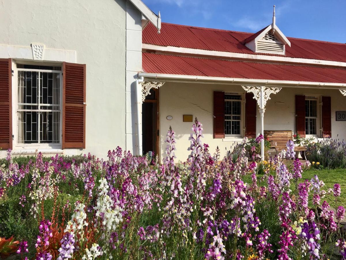 John Montagu Accommodation Luaran gambar