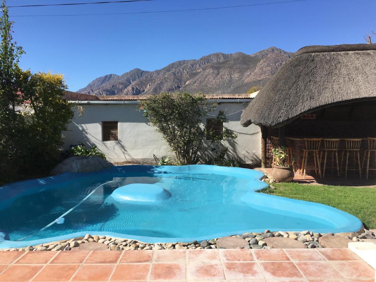 John Montagu Accommodation Luaran gambar
