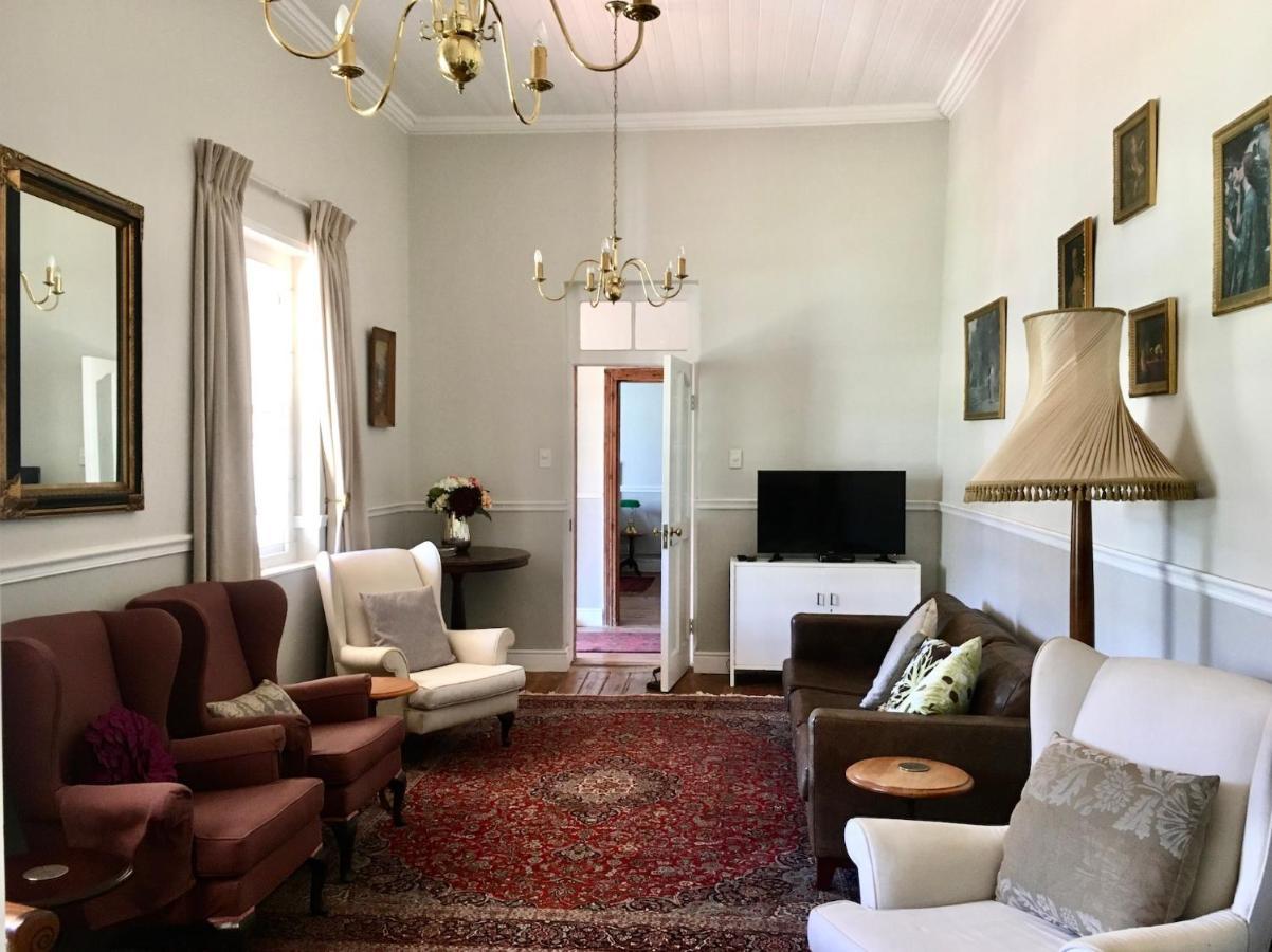 John Montagu Accommodation Luaran gambar