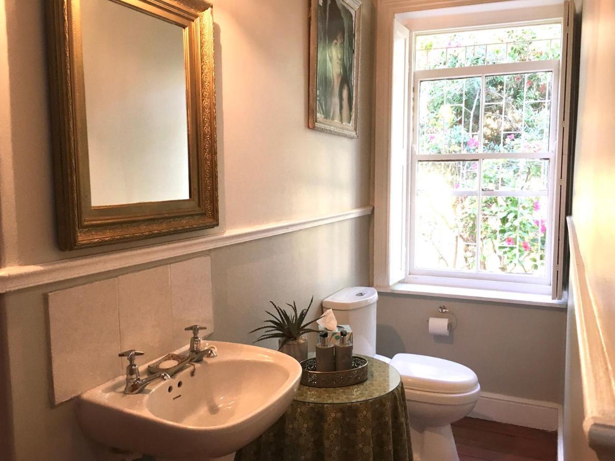 John Montagu Accommodation Luaran gambar