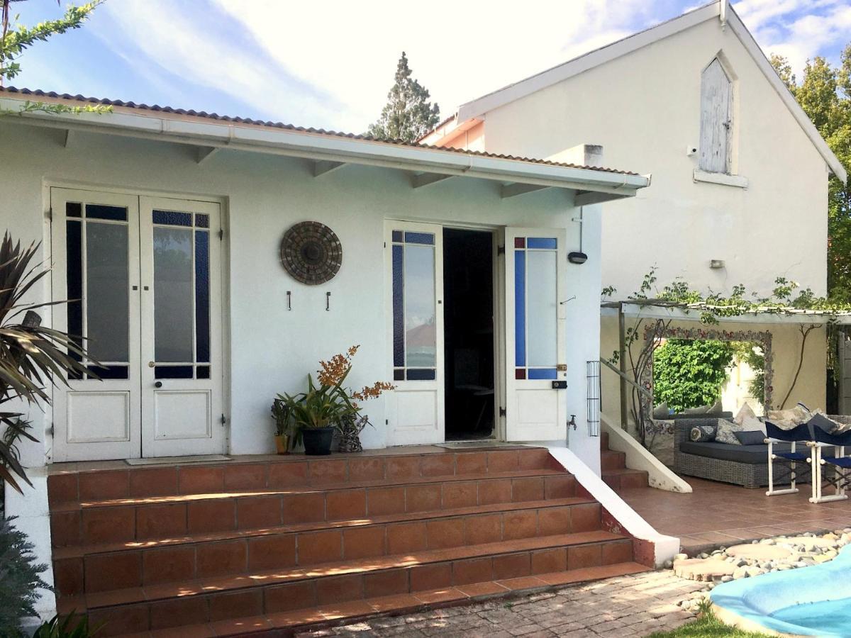 John Montagu Accommodation Luaran gambar