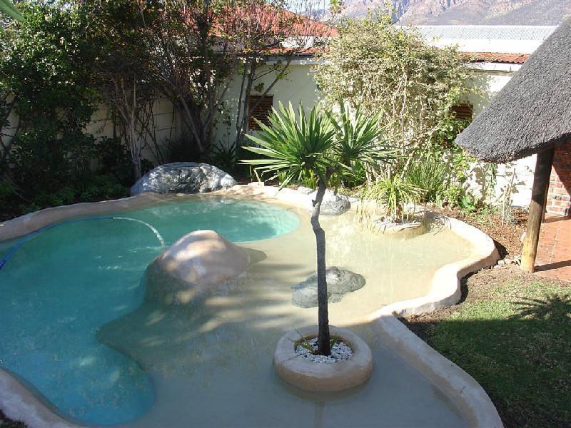 John Montagu Accommodation Luaran gambar